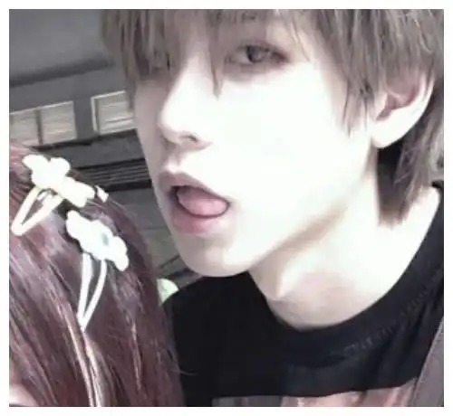  原宿风独享版情侣头像,恩爱搞怪超有爱,情敌告辞