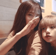 blackpink顶着夏威夷的太阳告诉你闺蜜出游就要狂摆拍