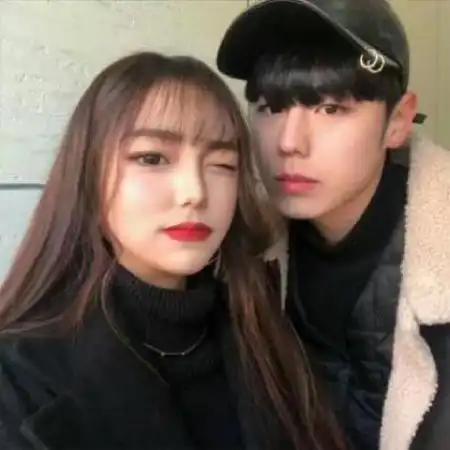  青春情侣头像一男一女,两个人的合照非常的不错的