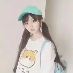  有谁知道这个女的是谁