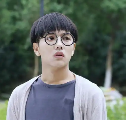  短剧男主被老王家承包了竖屏美男千千万,王姓占了半壁江山