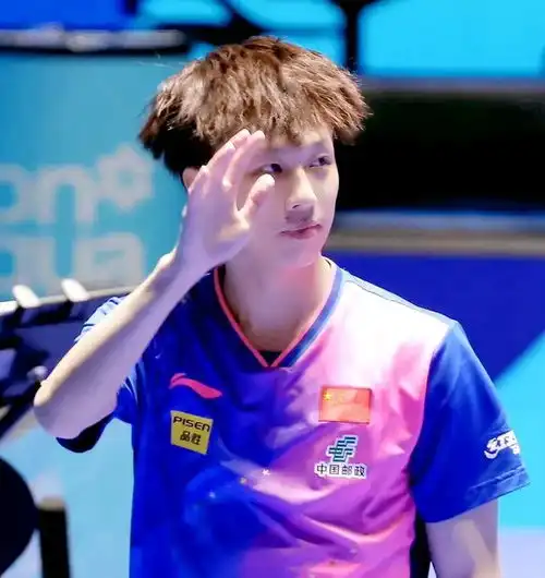  林高远封神乒乓球世界杯40大胜张本智和,与马龙胜利会师决赛