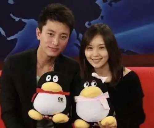  贾乃亮王子文这对昔日情侣深情接吻李小璐的反应太赞了