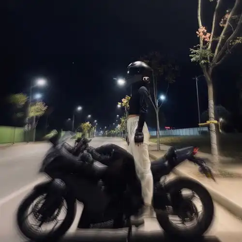  头像不露脸女头像机车女孩系列