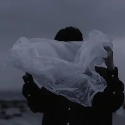  头像男高级质感冷淡风