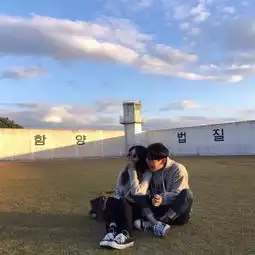 情侣头像谁说世界上没有童话,你就是啊