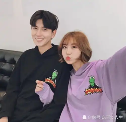  当男生对你思念到极致,才会有这3种表现,他真的很爱你