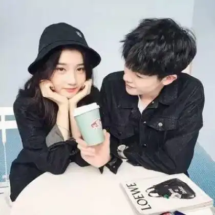  2020甜蜜秀恩爱微情侣头像一对两张两个人在一起的