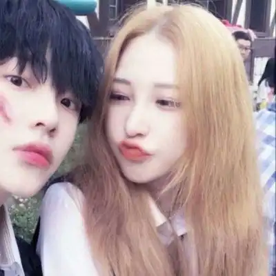  非主流真人情侣头像,一直习惯了两个人的生活