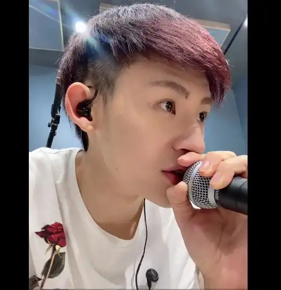  210716小鬼更博分享库存live腾讯视频掉落主理人的热血助阵vcr