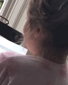  小七微笑的表情像个天使小七粉丝表示哈珀的笑容能够治愈忧伤