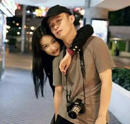  孙怡吃王俊凯的醋,王俊凯被撒狗粮起身就走