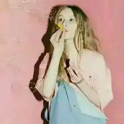  喜欢的女孩用这个做头像,请问这张照片出自哪里