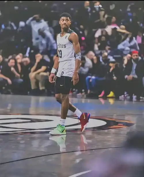  五星高中生诺阿法拉坎的篮球头像