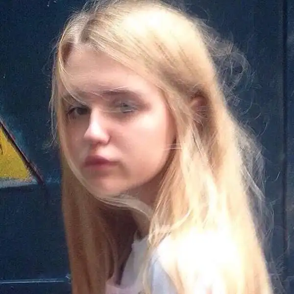  清新欧美风女生头像