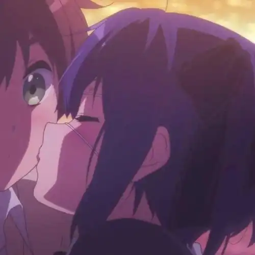  动漫情侣头像你像夏至的分界线是我一生里最长的那个白天