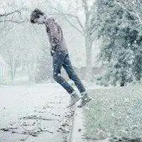  带眼镜文艺男头像微信头像图片大全