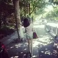 情侣头像一对两张的,有点急还有希望不要有字