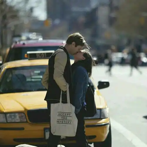  如果夫妻间变得少言寡语,这段感情还有救吗