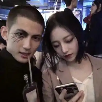  拽情侣霸气头像,未知中的等待就否能在一起