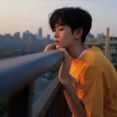  2024最流行的小众干净男生头像真人合集