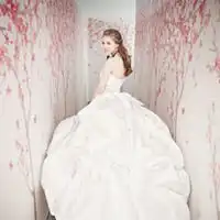  求大量欧美婚纱情侣头像