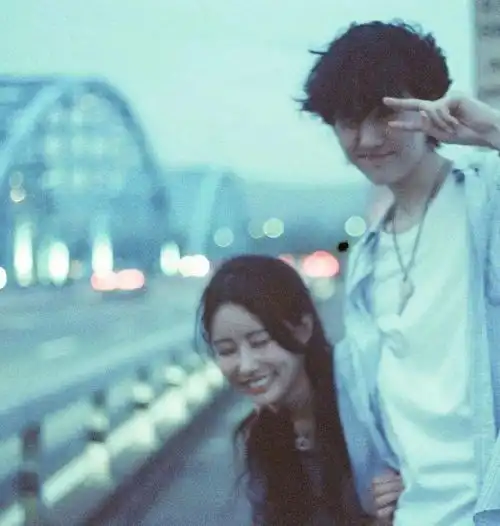  头像薄情的人风生水起深情的人挫骨扬灰