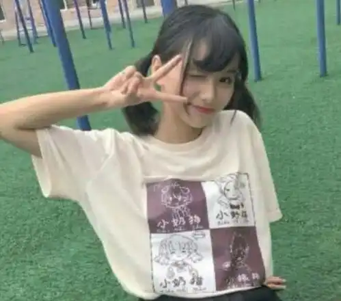 脸上有3个特征的女生,别总扎马尾,放头发留刘海会更洋气