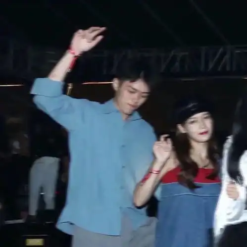  cp头像我这个人啊,满身阴暗,还总想着给你一点阳光