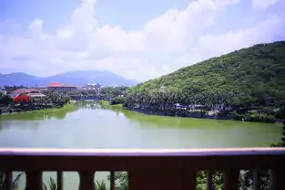 闺蜜们的泳衣派对