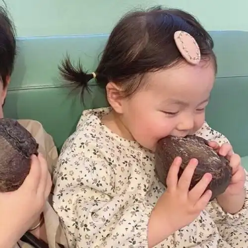  情头人类幼崽情侣头像