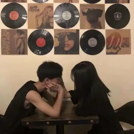  复古情侣头像一对,我偷了一个少女的心