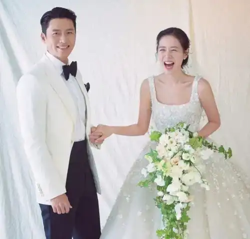  玄彬孙艺珍结婚两周年女方晒出未公开婚纱照,男方颜值下滑严重