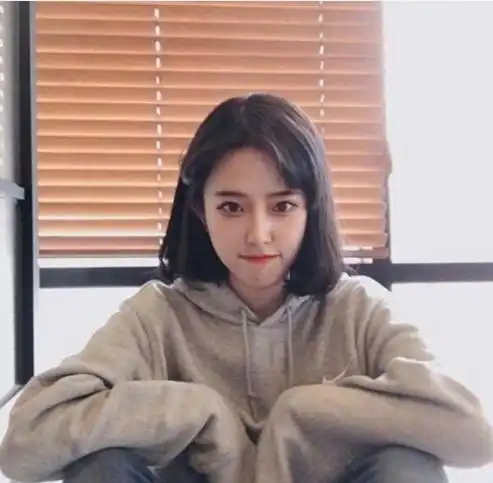  温柔感爆棚的显脸小发型,我先去剪了