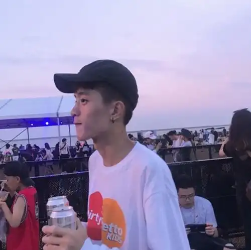  男生在这3时间找你,摆明爱你入骨,不如顺便从了他吧