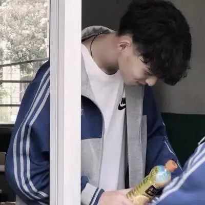  女生贼不爱回的3条qq,若你是特殊对象,实锤了她喜欢你