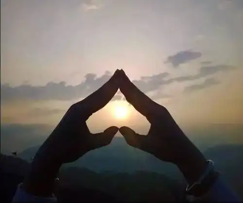 铜钹山的五月,上演一场色彩纷呈的视觉盛宴