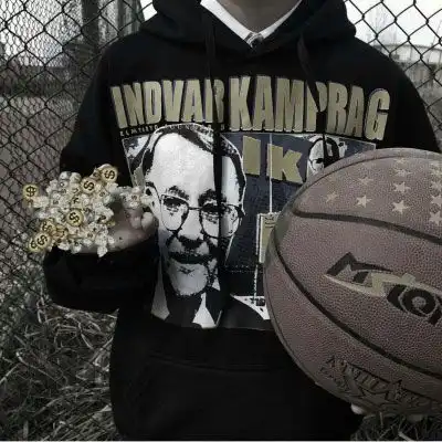  篮球头像男生霸气图片抱着篮球的男生头像