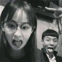  谁执我手,敛我半世癫狂谁抚我面