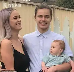  18岁女星自曝儿子公园险遭情侣诱拐警方不立案