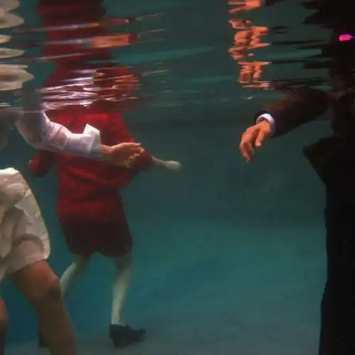  无水印微信朋友圈封面寂寞的人点个赞呗