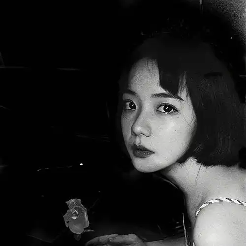  情侣头像愿在你心里的人,就在身边