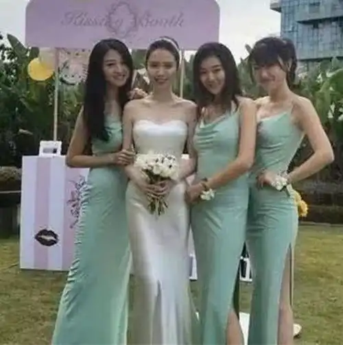 搞笑gif图新娘子这得多自信,才敢找一群这样的闺蜜当伴娘