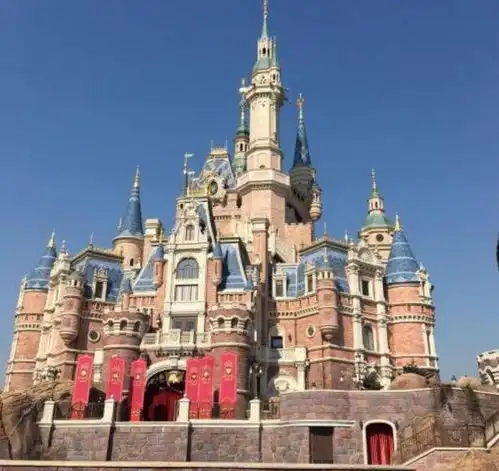  迪士尼四季度净亏损超7亿美元股价却继续上涨什么原因,迪士尼现在是什么情况