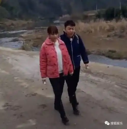  娱乐日报张雨绮袁巴元张钱豪三人游赵丽颖谈婚后生活吴秀波节目画面被剪