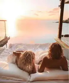  甜爆了这对情侣私奔一年,浪出了爱情最让人羡慕的样子