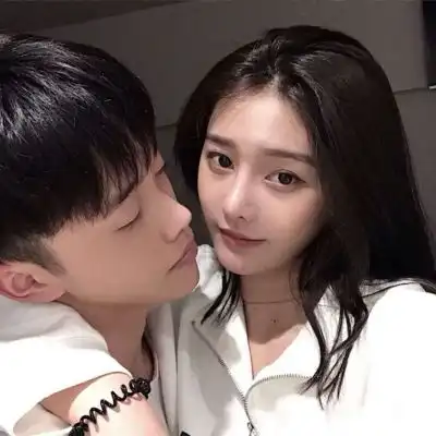  qq情侣头像青春时尚一人一张终于等到你还好没放弃