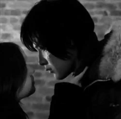  情侣头像明目张胆,深情款款