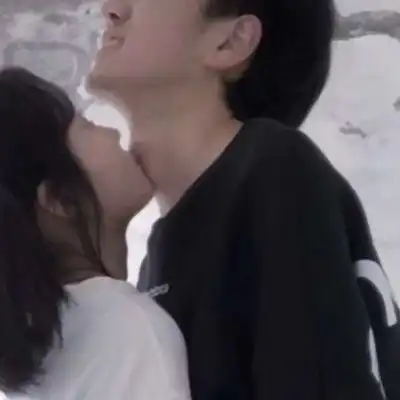  女生允许你追她,会给你这3个小信号,千万别犯直男癌