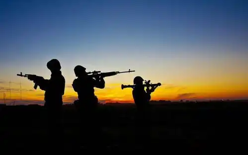  一人不圆万家圆,一人辛苦万人甜致敬春节所有坚守岗位的劳动者